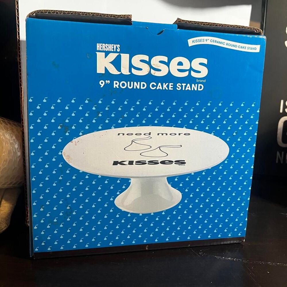 Hersheys Kisses 9" Round Ceramic Pedestal Cake Stand White Dessert Plate NIB